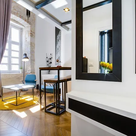 Dezign Superior & Konukevi