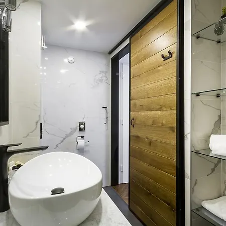 Guest house Dezign Superior &