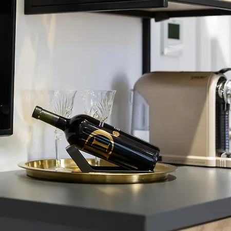 Dezign Superior & ゲストハウス ザダル