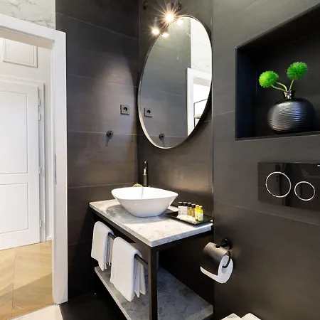 Dezign Superior Apartments&rooms 4*