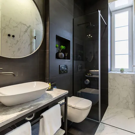 Dezign Superior Apartments&rooms 4*