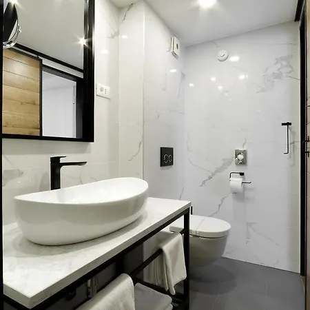Pensjonat Dezign Superior & 4*