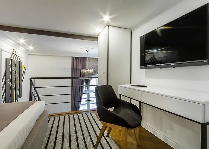 Dezign Superior & Гостевой дом 4*