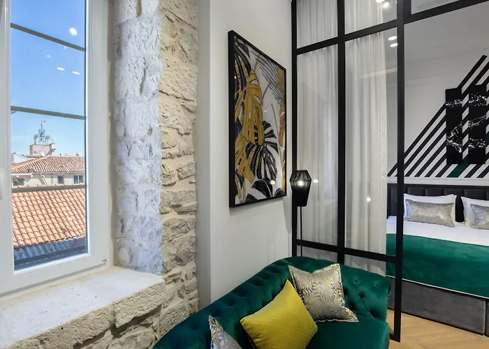 Dezign Superior & Гостевой дом Задар